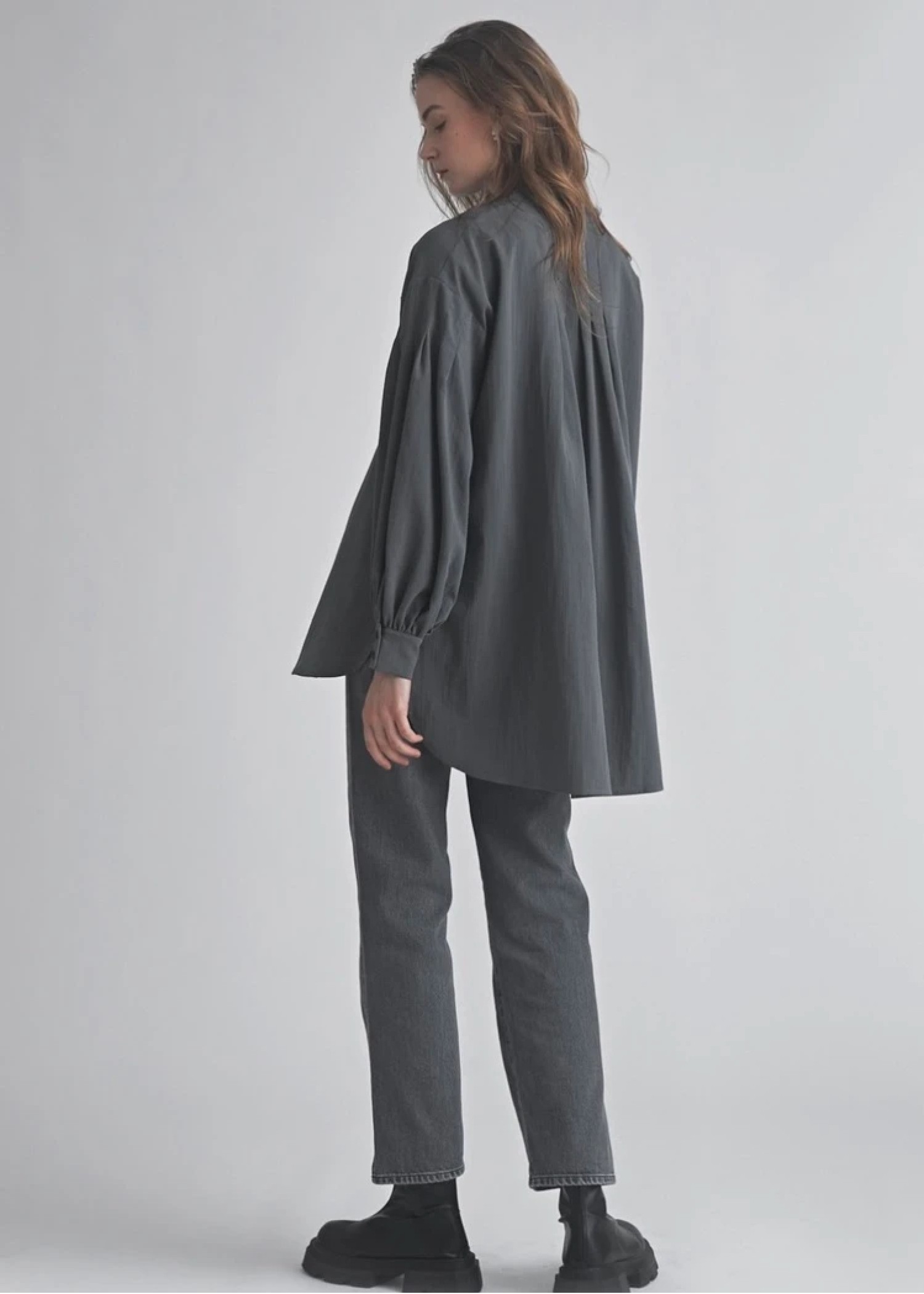 band collar round tuck flare shirt