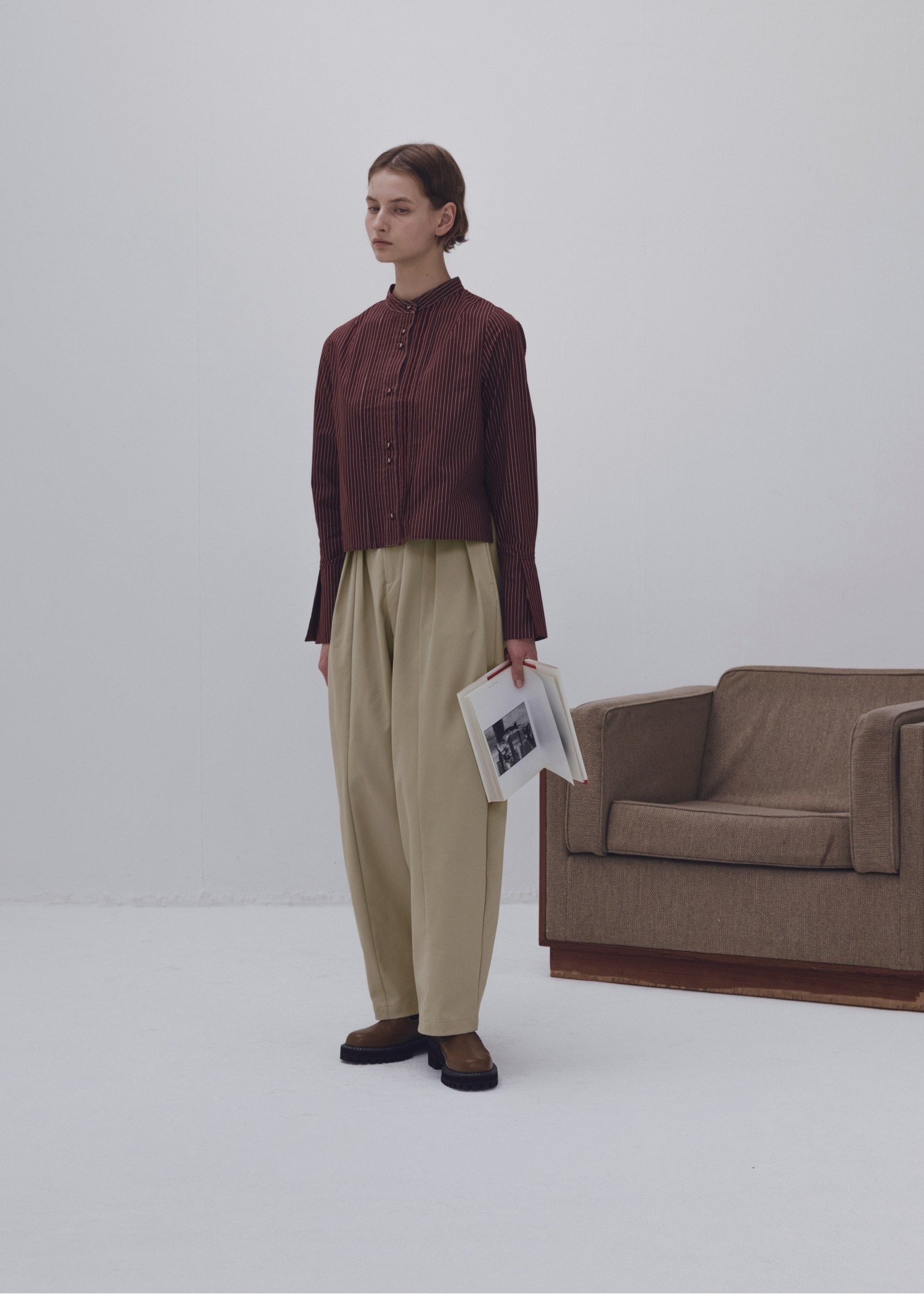 band collar pin tuck short SH