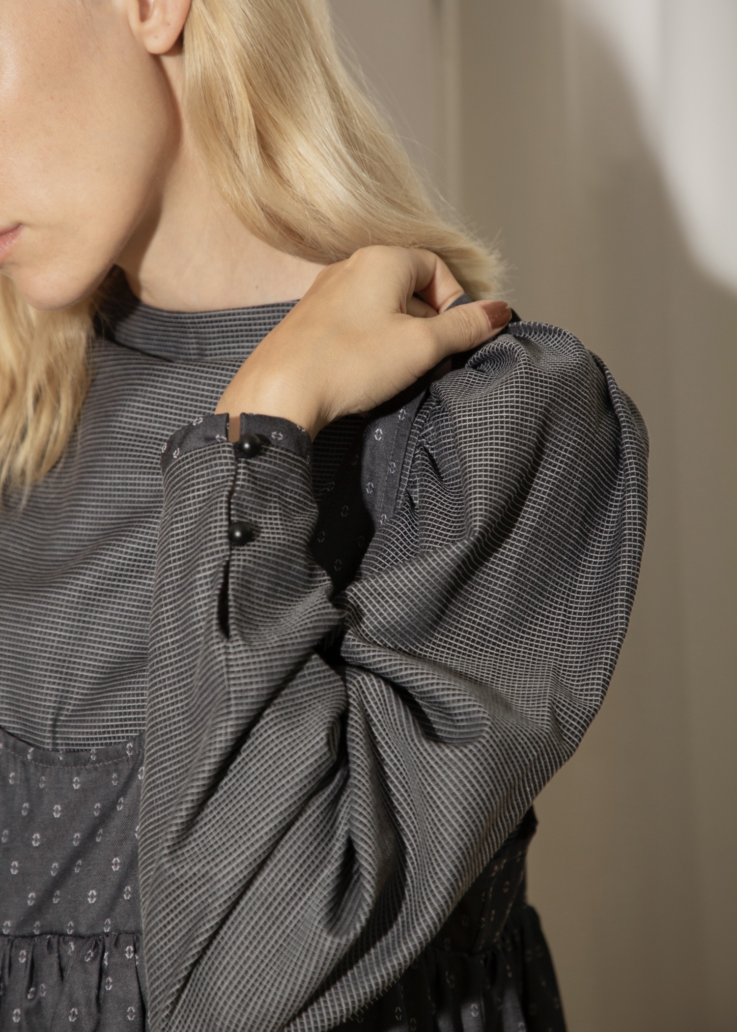 jacquard layered volume sleeve gather BL