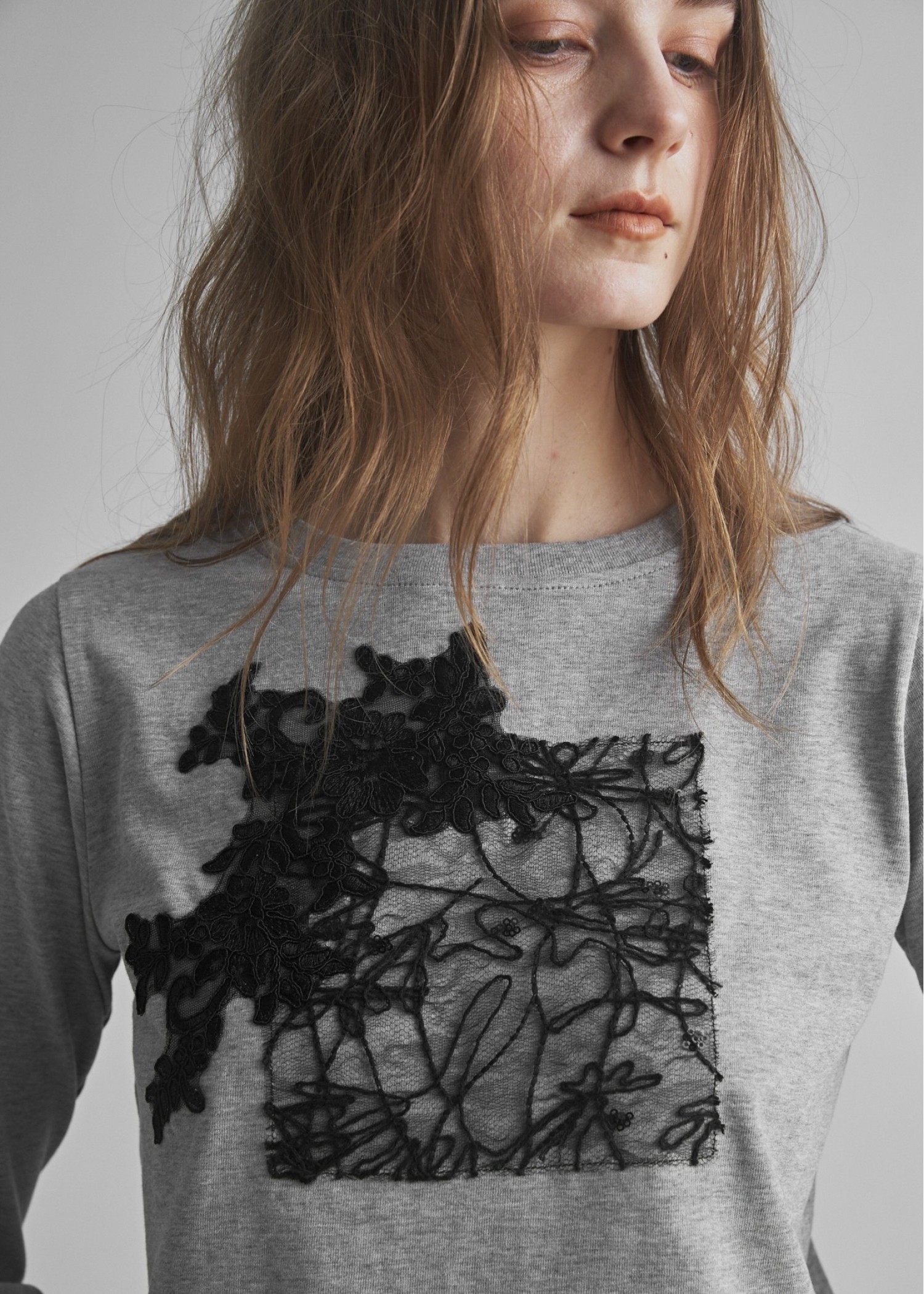 lace motif arrangement long T